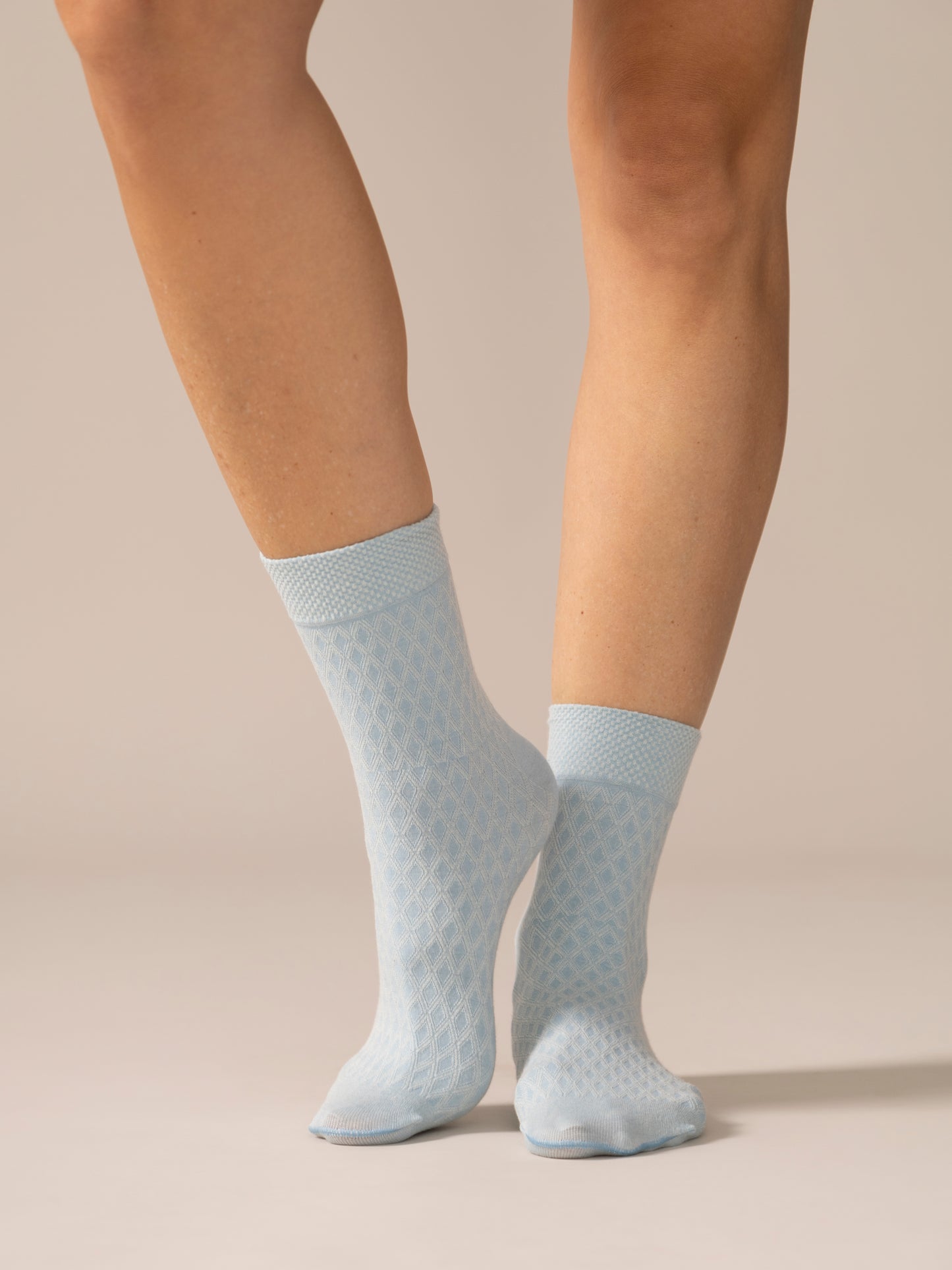 Chaussettes légères diamants en Bleu poudre